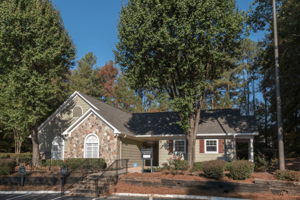 Reserve Garden Lake-05-Office