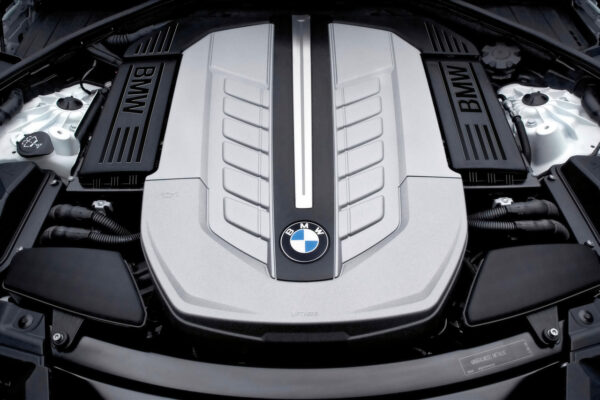 Der neue BMW 7er 12-Zylinder, Motorraum
The new BMW 7 Series 12-Cylinder, Engine compartment