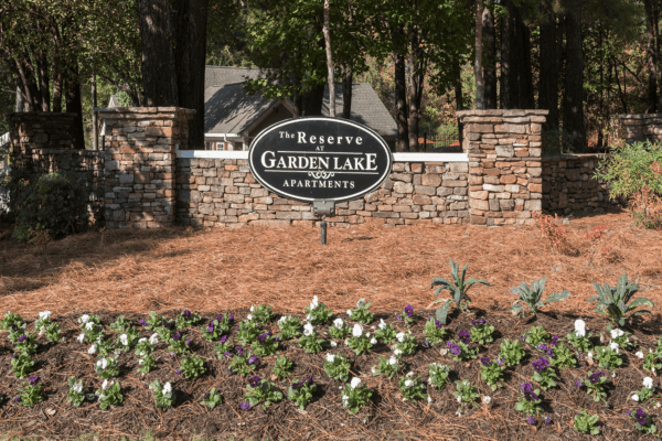 Reserve Garden Lake-02-Sign
